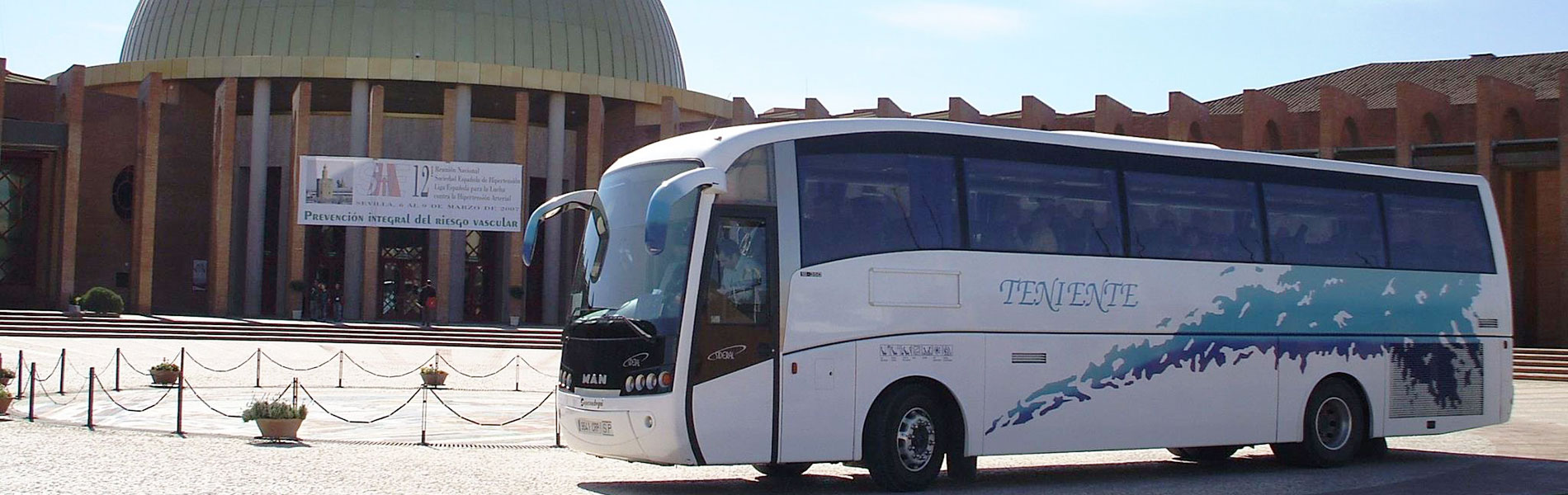 Autobus-FIBES-1900x600